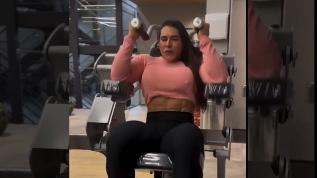 IFBB LEYVINA BARROS Female body builder Extremejacks