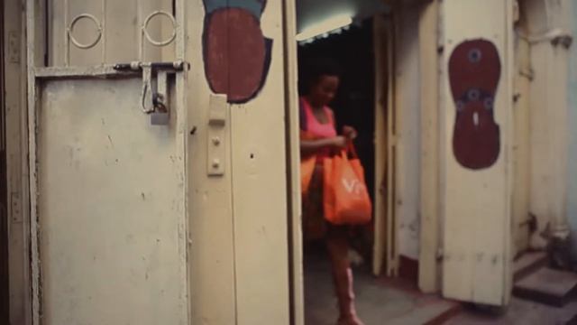 Viola Karuri - YOLO (Official Video) смотреть онлайн