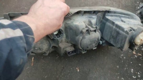 Фары пежо 406