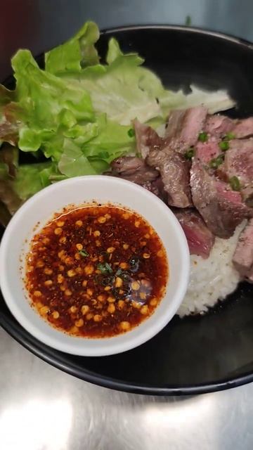 Garlic Rice With Brahman Beef And Thai Spicy Sauce