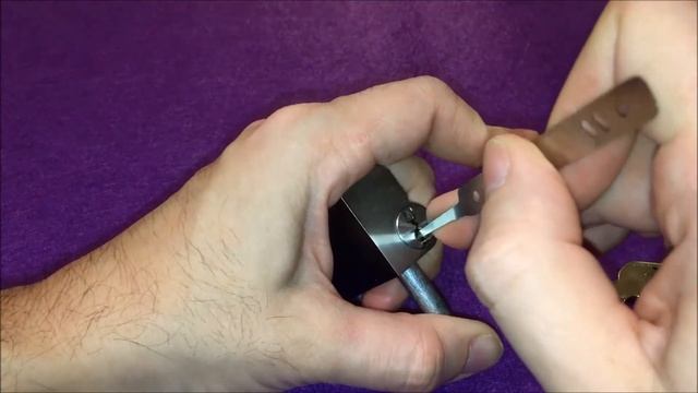 [339] Gege padlock picked for Potti's 500th video смотреть онлайн