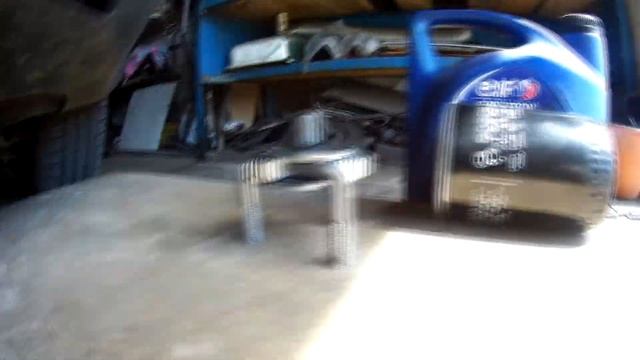 Меняю масло // Мой огород // Травим жука смотреть онлайн