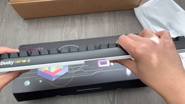 Ducky One 3 Classic MX Blacks - Unboxing
