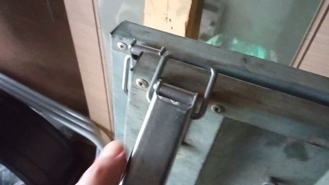 Покрасил раму. Заменил замки на бортах. смотреть онлайн