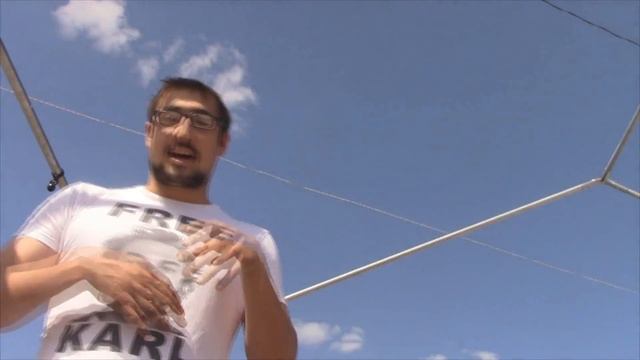 Jay-Free *Raps And Books* Music Video смотреть онлайн