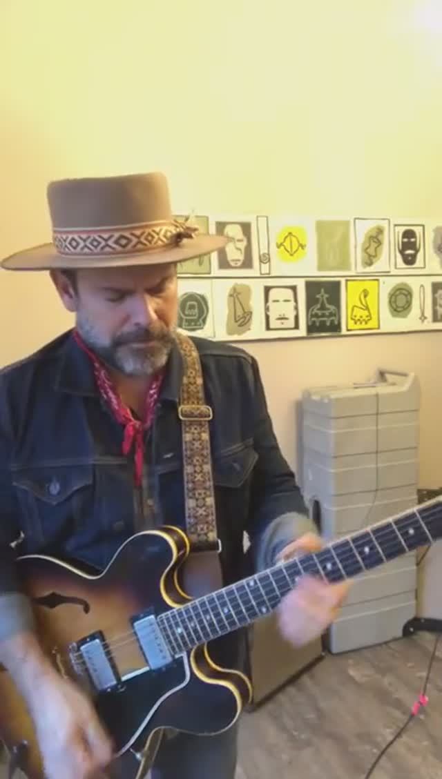 Blues licks gone wild! #2 Lofi ghetto iPhone blues and country lesson with ford Thurston смотреть онлайн