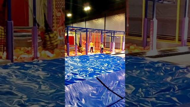 День рождения Алины. На батутах смотреть онлайн