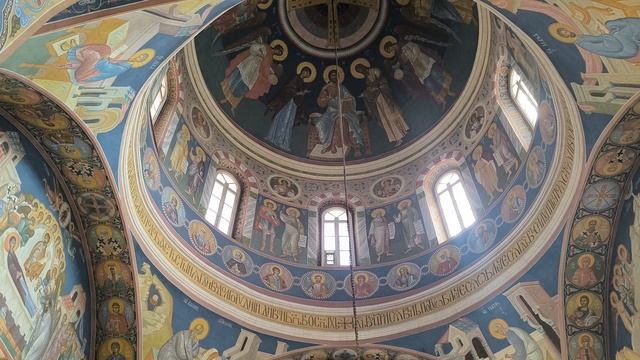 1000061584 Внутри Храма.mp4