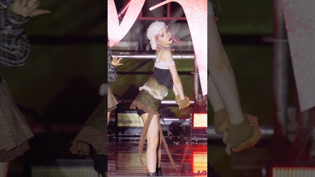 비비지 VIVIZ [은하] 'MANIAC' [231102 Mini Album 'VERSUS' 발매기념 게릴라공연] смотреть онлайн
