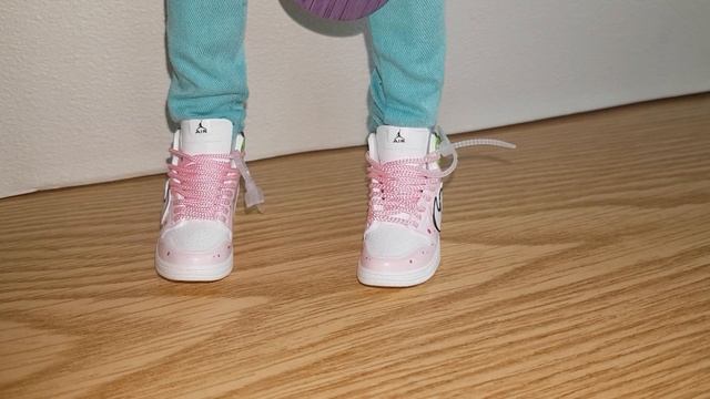 #15 Opening Mini Brands Fashion 3 with 80+ Surprises & Styling Ken/Barbies смотреть онлайн