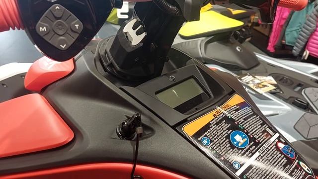 Обновлённая модель одноместного гидроцикла SEA-DOO SRARK TRIXX 1UP 2024 90 лс смотреть онлайн