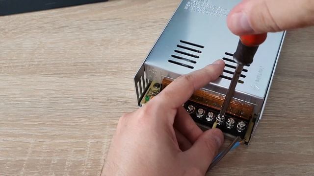 Jak POPRAWNIE podłączyć dużą ilość ledów adresowalnych WS2812B? смотреть онлайн