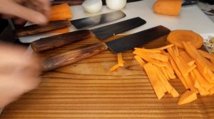 Ножи Олега Матюхина: прото типы накири, режу морковь и лук.