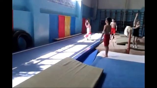 Рондат фляк сальто фляки винт смотреть онлайн