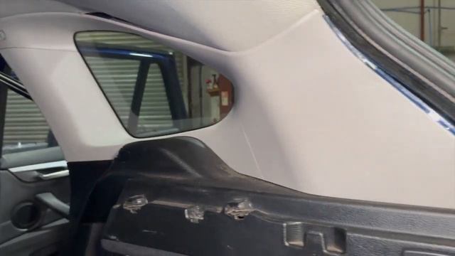 BMW X1 SOS Call system failure - Battery replacement смотреть онлайн