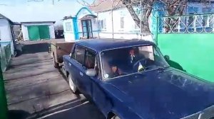 Заезд задом с прицепом во двор