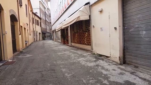 Приглашаю Вас пройтись по одной из улиц города РИМИНИ. смотреть онлайн