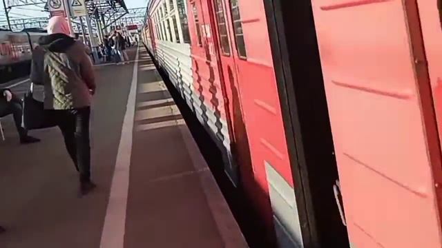 Music video. October 13, 2022. The ET2M-136 electric train arrives at Tosno station смотреть онлайн