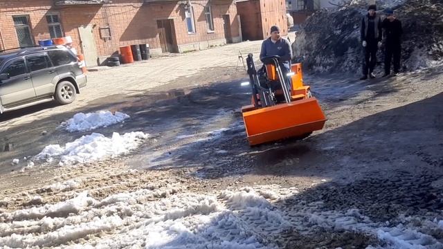 Суровые будни минипогрузчика Крепыш МП-2 смотреть онлайн