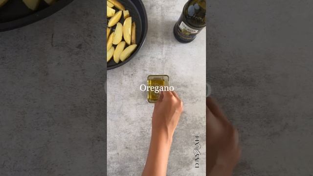 Crispy Roasted Potatoes & Creamy Feta Sauce смотреть онлайн