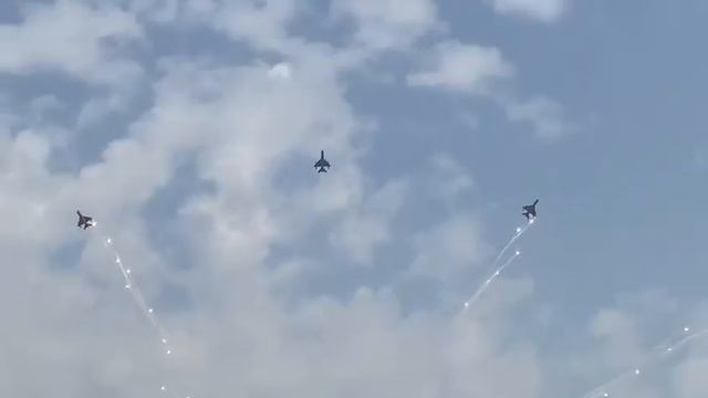 Mig 21 Bison Performing at Airforce Station Hindon смотреть онлайн