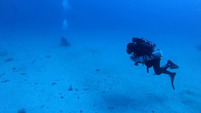 Cathedral Cave (Ghar Ir-Rih) and Reqqa Point - Gozo - Diving смотреть онлайн