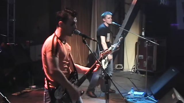 Группа "Фиги". Москва. Клуб Эстакада. 22.10.2004г. смотреть онлайн