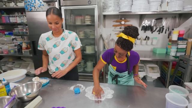 Dinosaur Cake Baking with Meekah ! | Educational Videos for Kids смотреть онлайн