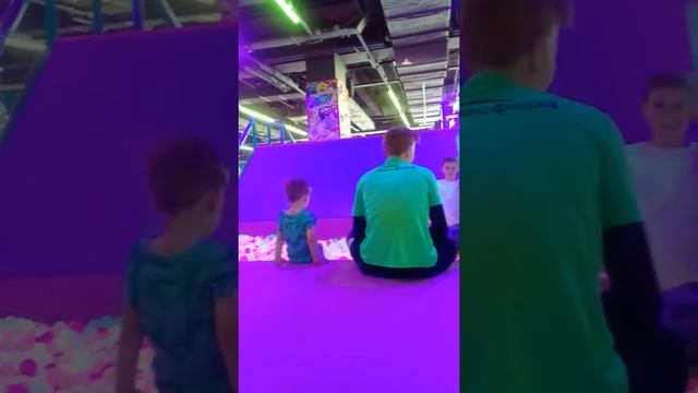 День рождения в атмосфере смотреть онлайн