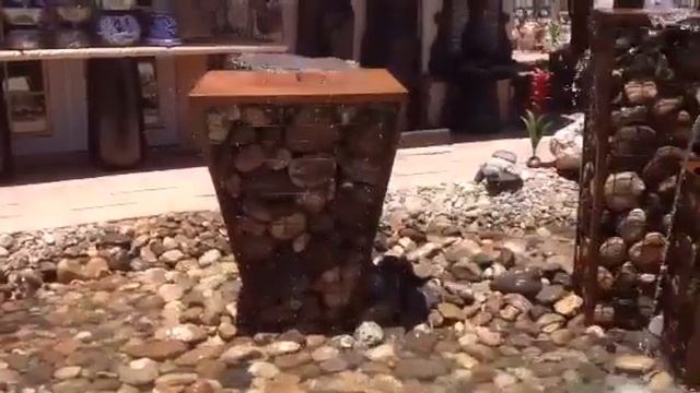 Фонтан Куб из габионов