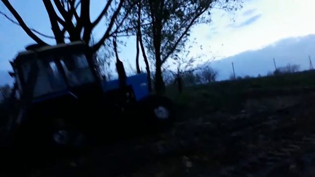 Затопили трактор до переднего моста мтз 82.1 но вышел сам смотреть онлайн