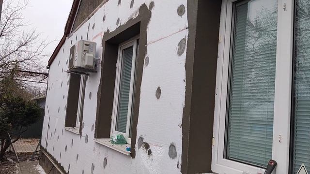 УТЕПЛЯЕМ ДОМ - ВОСТОЧНАЯ СТЕНА - ПОД ЗВУКИ ПРОЛЕТАЮЩИХ РАКЕТ смотреть онлайн