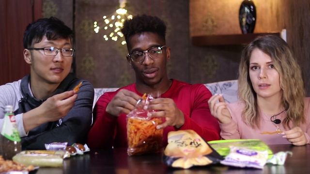 We Ate Silkworm Pupae! | Chinese Snacks