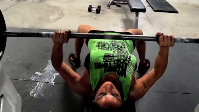 HOT Fit Couple Assault On Metroflex GYM смотреть онлайн