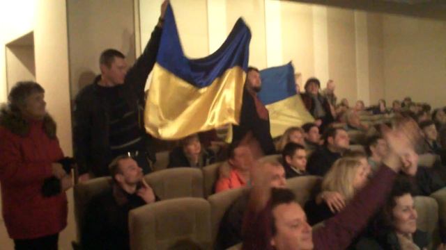 Тінь Соняця в Северодонецке. Хоровод в зале смотреть онлайн