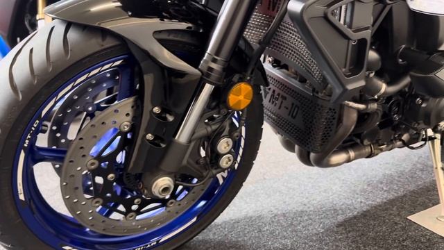 Yamaha MT 10 Tourer Edition смотреть онлайн