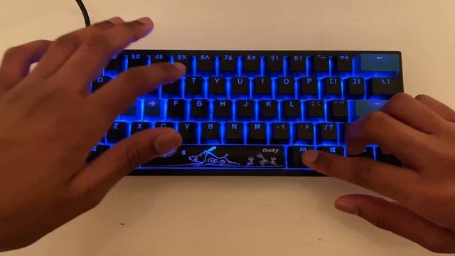 Unboxing Ducky One 2 Mini Mechanical Keyboard (review) смотреть онлайн