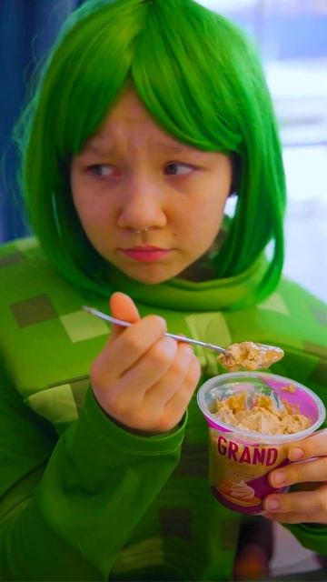 The sad story of Minecraft Creepers! #funny #minecraft #family смотреть онлайн