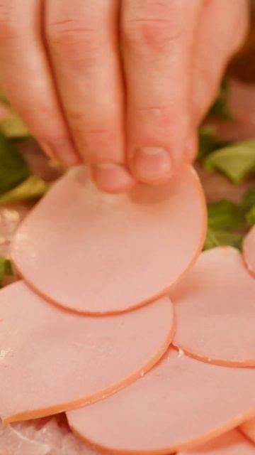 Фаршированная грудка индейки. Уже на канале! #рецепт #индейка #фаршированные #закуска