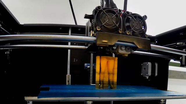 We created a mini-me, using a 3D scanner to print 3D смотреть онлайн