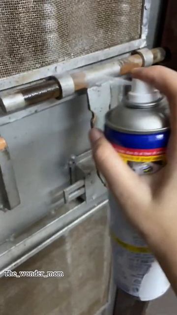 Easy solution for the rusty stuck door knobs and latches जंग आसानी से हटायें #wd40 #notsponsored смотреть онлайн