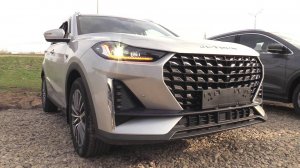 2025 JETOUR X70 PLUS ВЫДЕЛЯЮЩИЙСЯ НА ОБЩЕМ ФОНЕ.