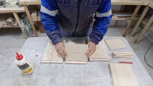 Копилка " Сейф " из дерева своими руками. смотреть онлайн