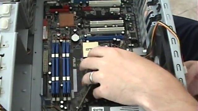 Part 6: Install the Mobo and Connect the Power смотреть онлайн