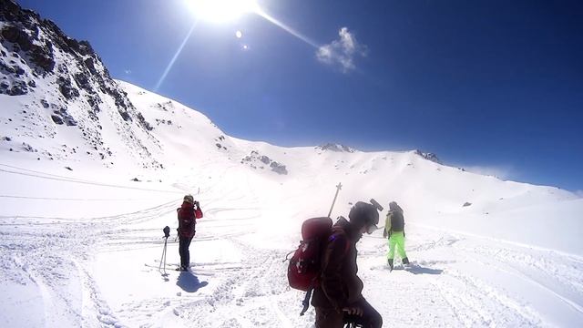 Пик Турист (Космостанция). Бэккантри 19 апреля 2015. Весна.