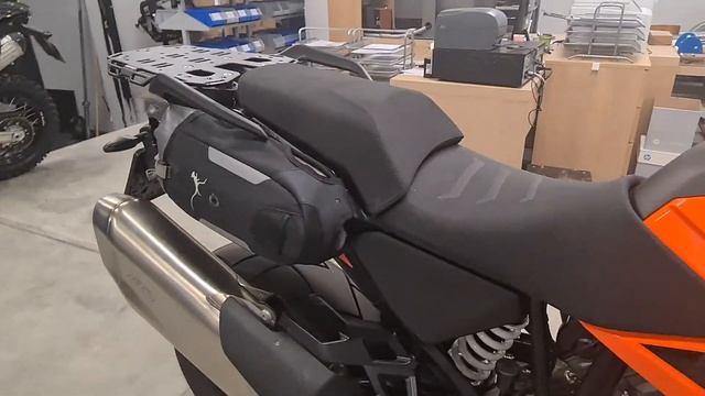 Perun moto KTM 1290 SAS 2021+ Side carriers and Mosko moto Aux Pox 5l смотреть онлайн