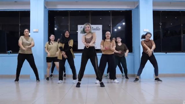 Zumba || Pompis - El Chevo & Genio || Zin93 смотреть онлайн