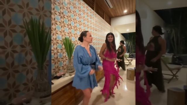 Mia Khalifa #vlog Part 1 Mango Special смотреть онлайн