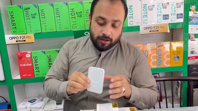 Apple MagSafe Battery Pack Unboxing in Pakistan смотреть онлайн