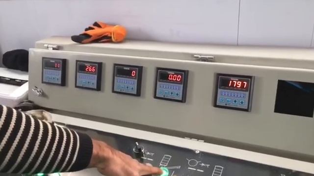 Производительность завода 90 м3 в час. Объём силосов хранения цемента 180 тонн. Год выпуска завода смотреть онлайн